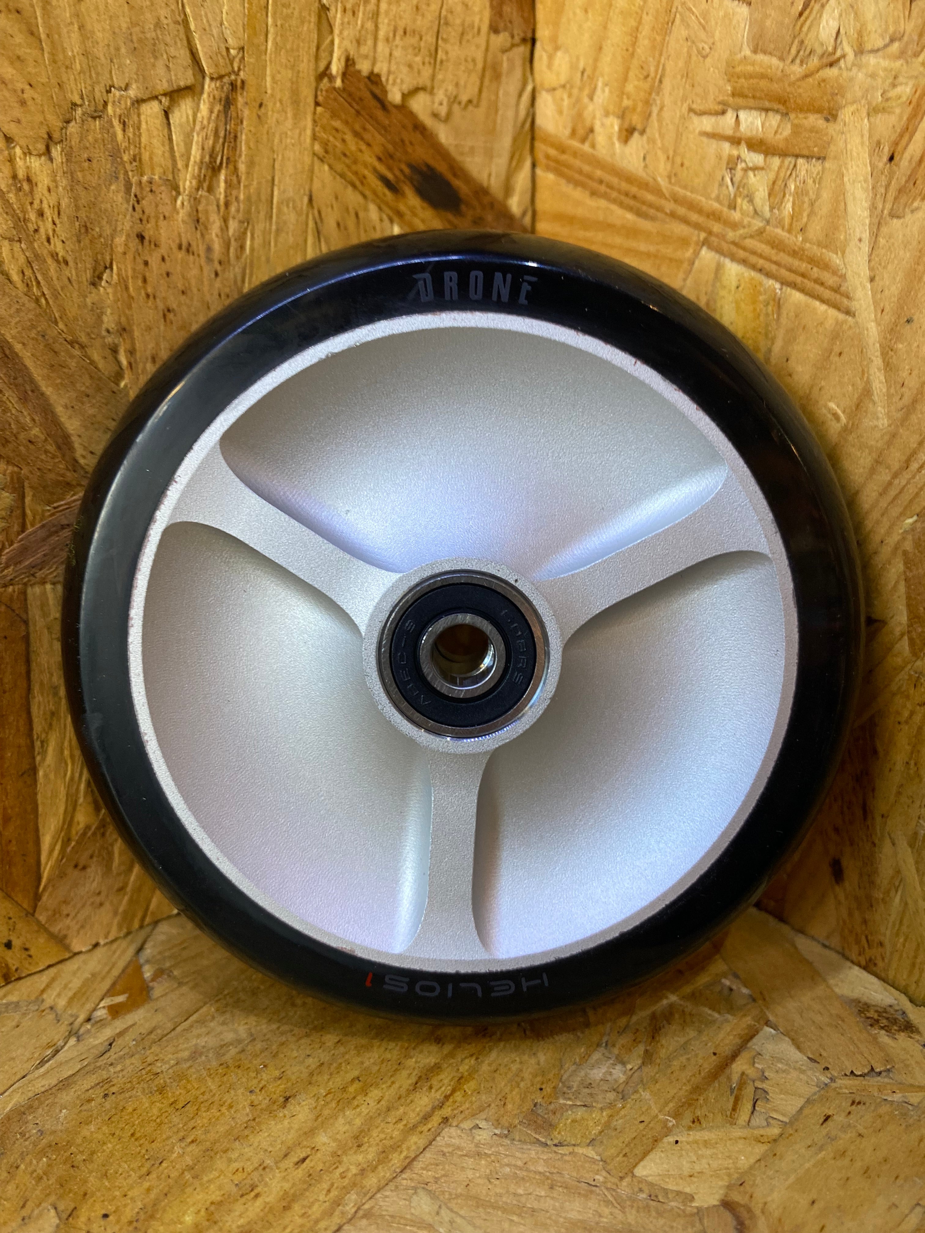 Drone Helios 1 110mm Hollow Spoked Scooter Wheel