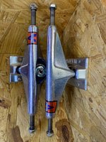 Load image into Gallery viewer, Venture V Hollow Skateboard Trucks

