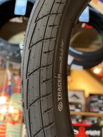 Load image into Gallery viewer, Salt Tracer 18” Tyre

