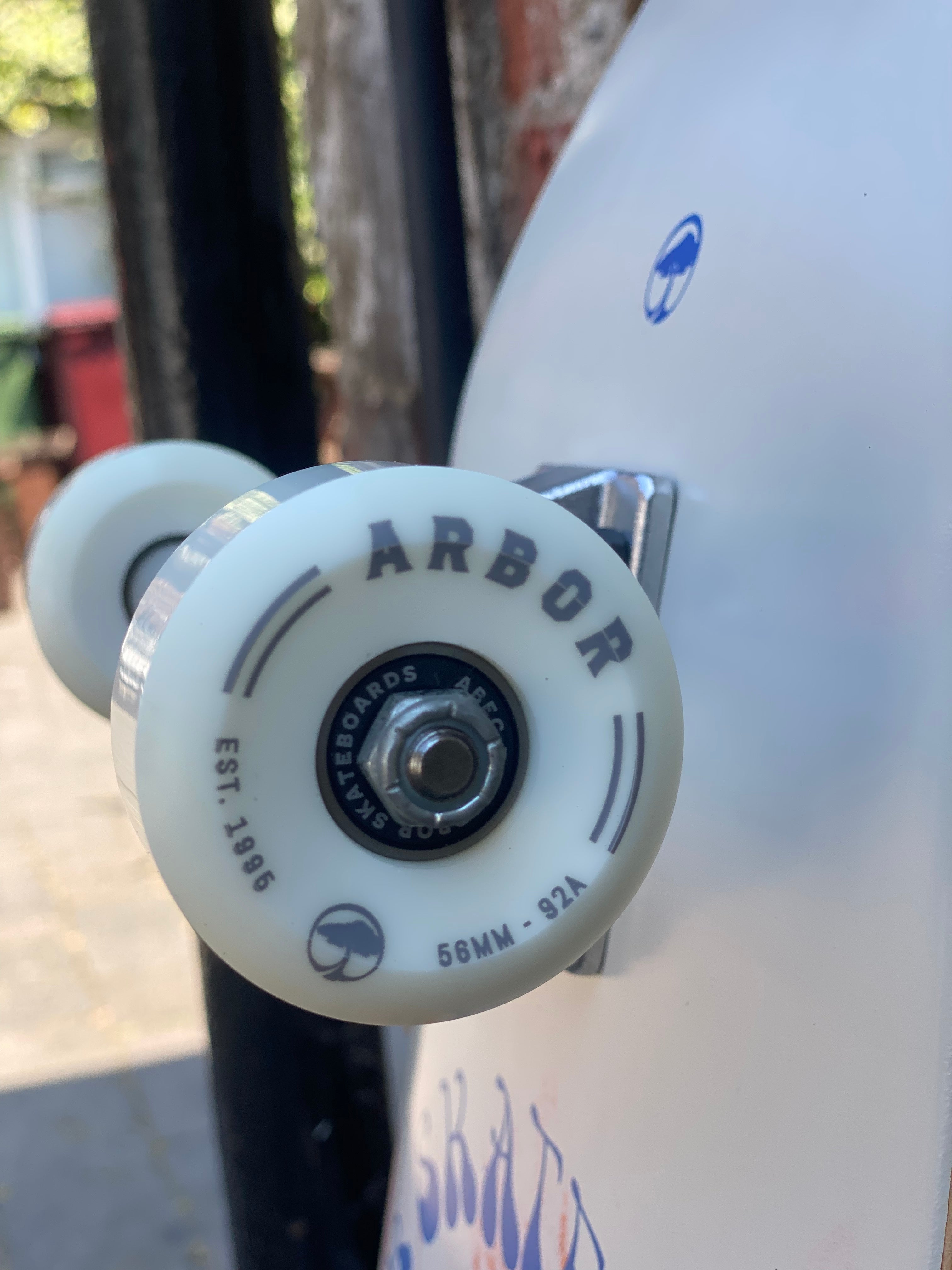 Arbor Experienced 8.5” Complete Skateboard
