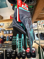 Load image into Gallery viewer, Core Pro-Fit Mike Hullock Gloves
