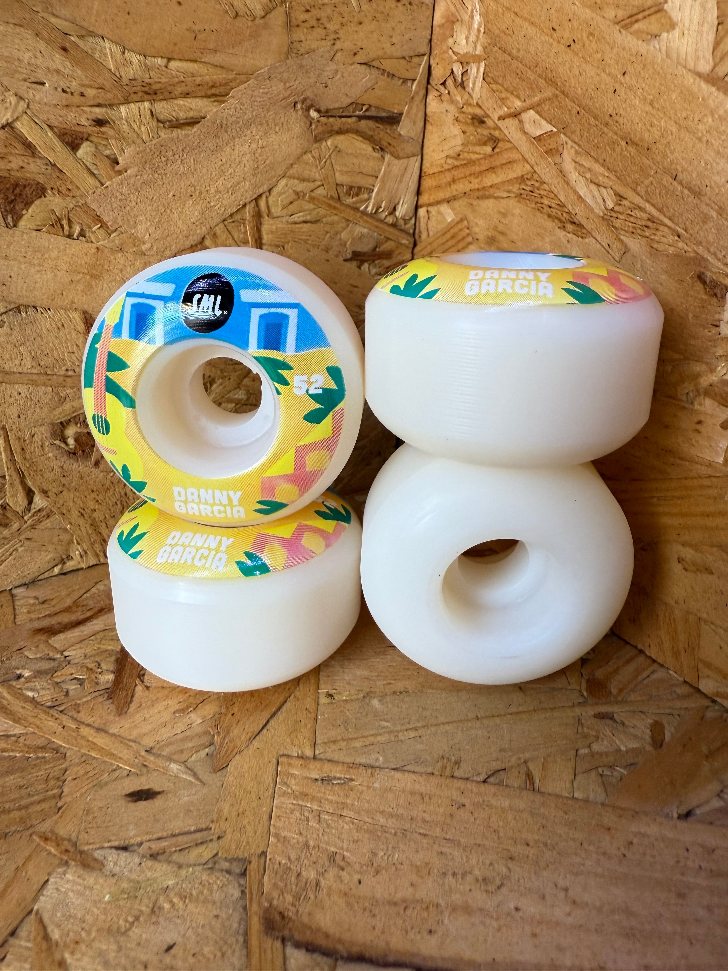 SML. 52mm Skateboard Wheels