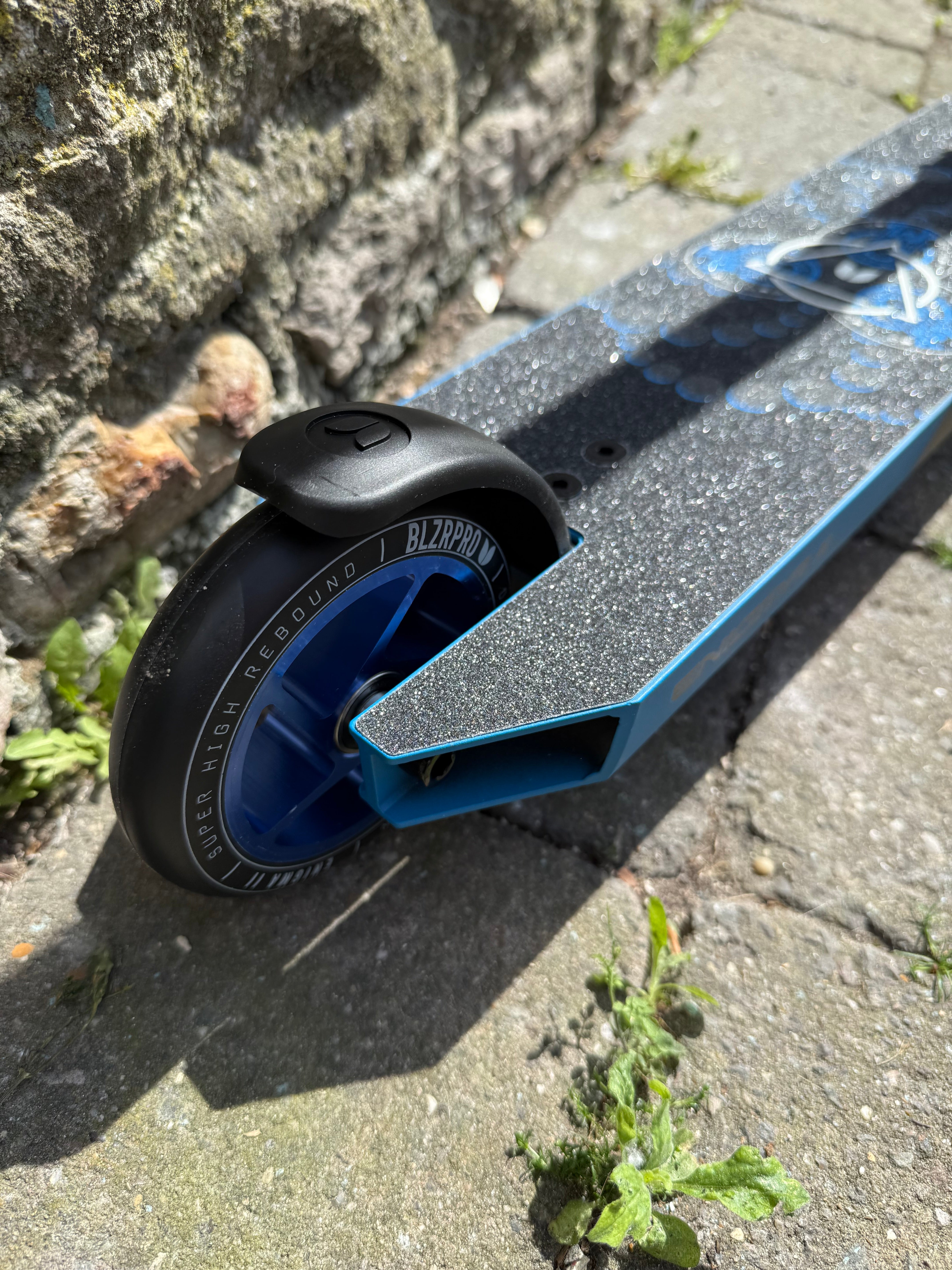 Blazer Enigma Complete Scooter