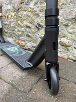 Load image into Gallery viewer, Blazer Enigma Complete Scooter
