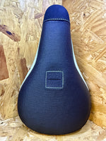 Load image into Gallery viewer, Cult x Vans Pivotal Seat
