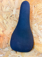 Load image into Gallery viewer, Relic Slim Railed Seat
