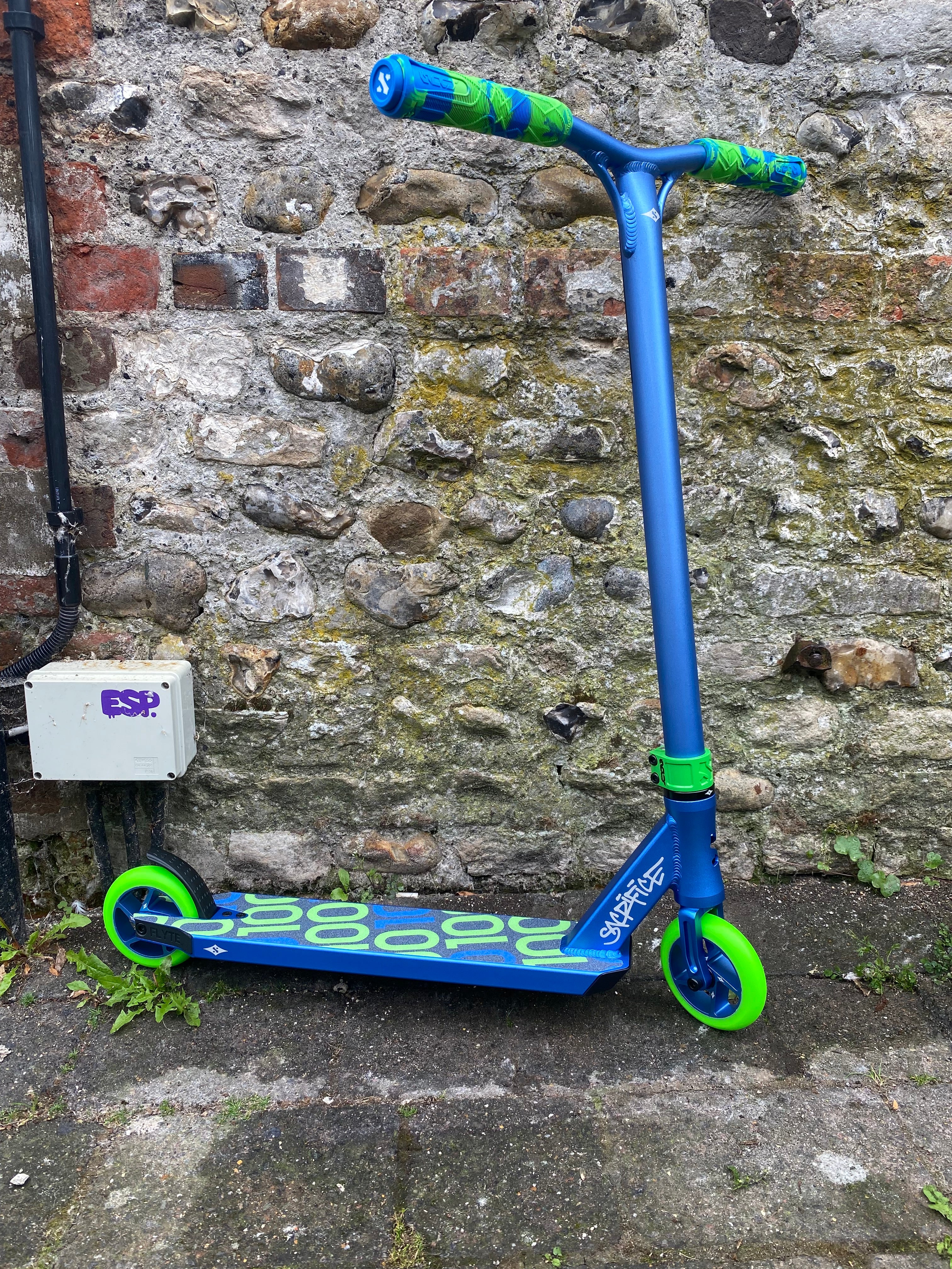 Sacrifice Flyte 100 v2 Complete Scooter