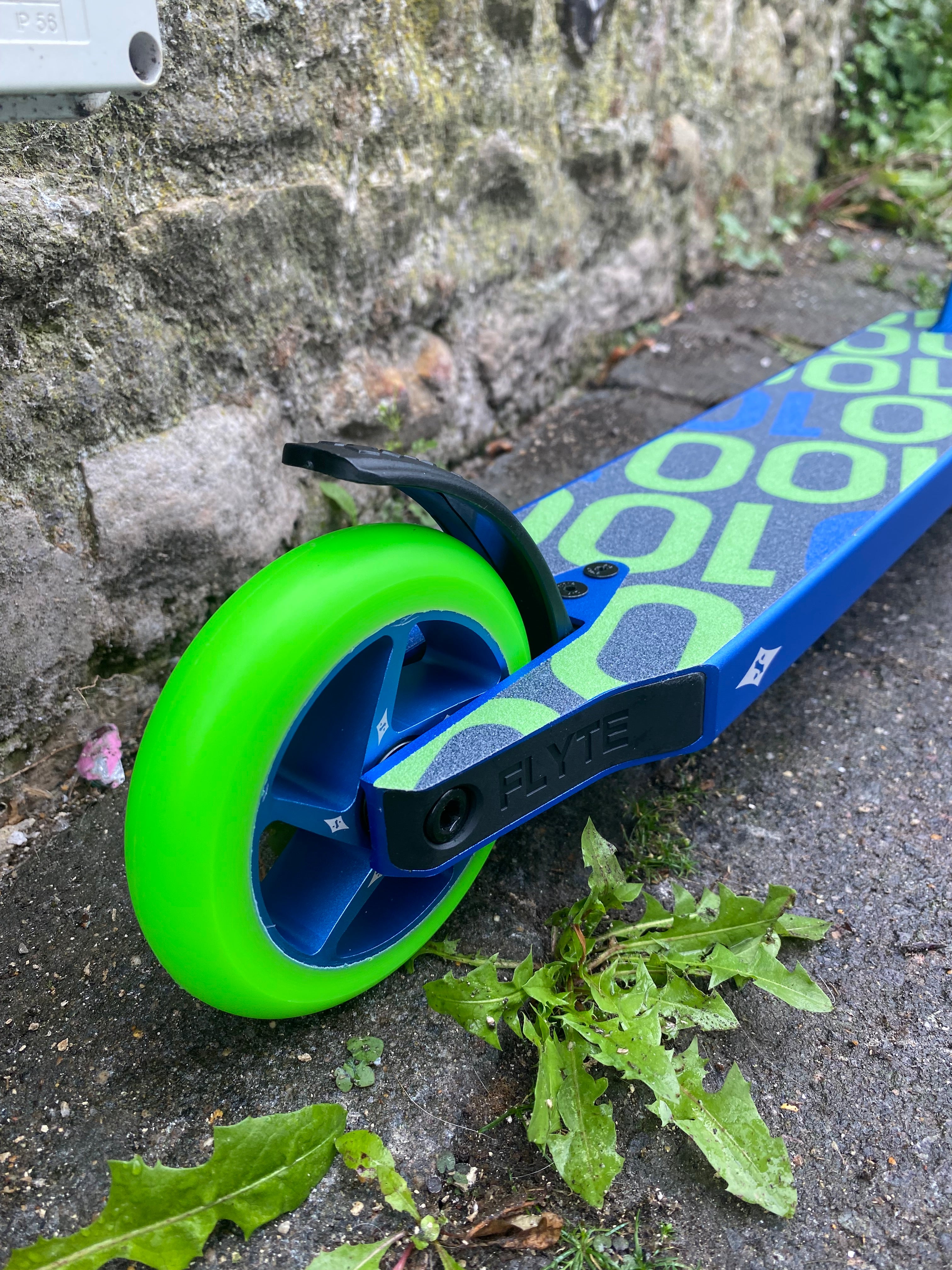 Sacrifice Flyte 100 v2 Complete Scooter