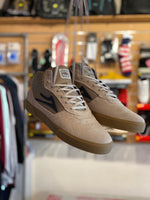 Load image into Gallery viewer, Lakai Cambridge mid Skate Shoe
