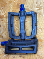 Load image into Gallery viewer, Colony Fantastic Plastic Pedals
